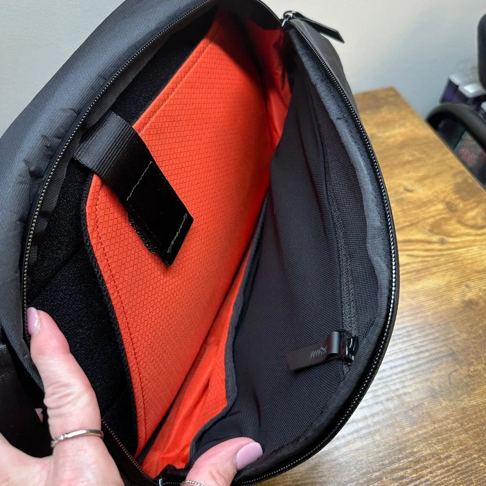 Alpaka metro crossbody